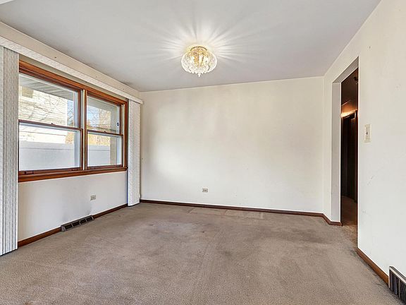 3rd image of 16513 Ellis Ave