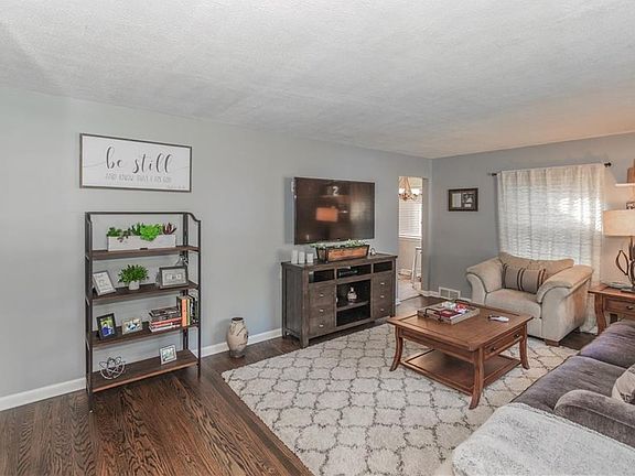 5th image of 5835 Primrose Ave