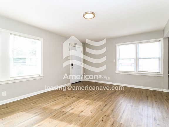 1145810_002_living_room_3.jpg