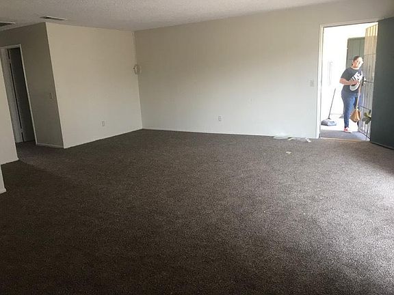 2nd image of 1224 Oxford Dr