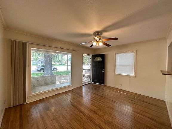 3rd image of 1630 Park Blvd