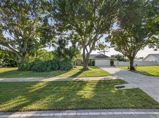 2530 NE Pinecrest Lakes Boulevard, Jensen Beach, FL 34957