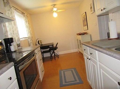 3rd image of 7 Woodcrest Ct APT 1