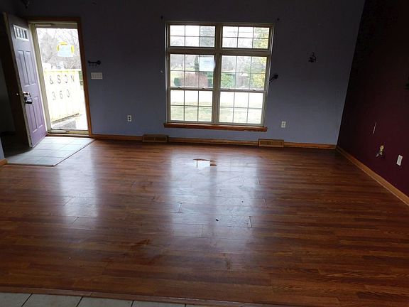 3rd image of 9907 Martin Ave