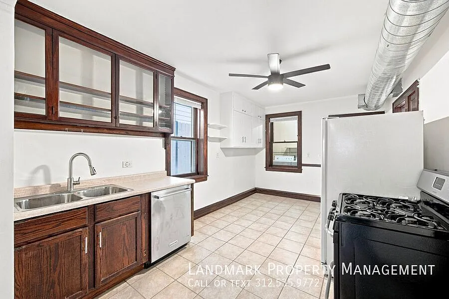 2962 N Allen Ave Unit B — Photo 3