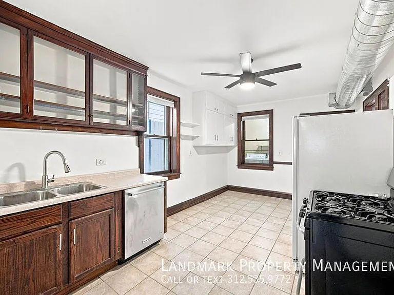 2962 N Allen Ave #B — Photo 3