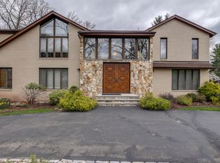 45 Green Pl, North Caldwell, NJ 07006