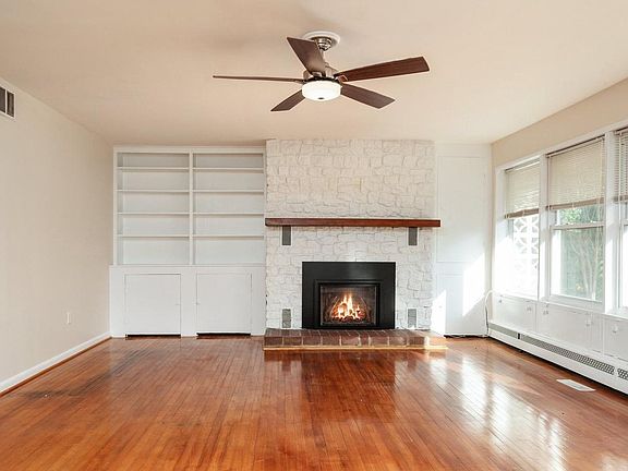 2nd image of 3 Sheridan Rd #3