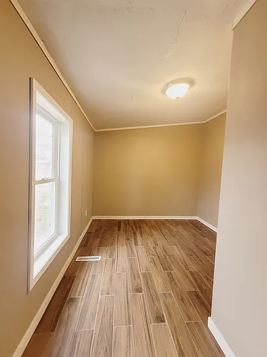137 Russell Rd Photo 1