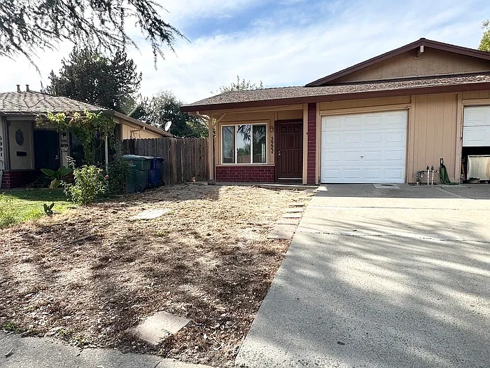 2 bed, 1.0 bath, $1,895 — Photo 1