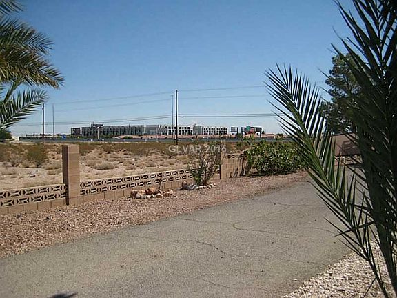 3rd image of 9160 Dean Martin Dr