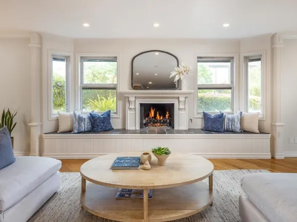 7367 Alicante Rd, Carlsbad, CA 92009