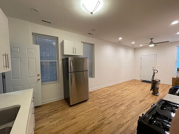 4th image of 1516 N Greenview Ave
