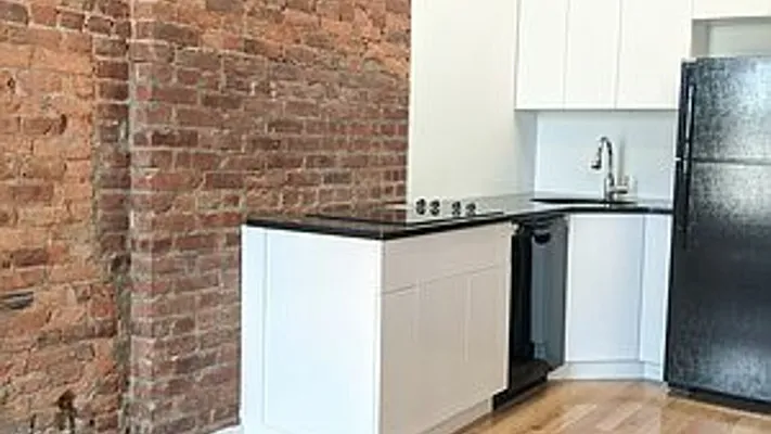Rented by Nooklyn NYC LLC | media 21