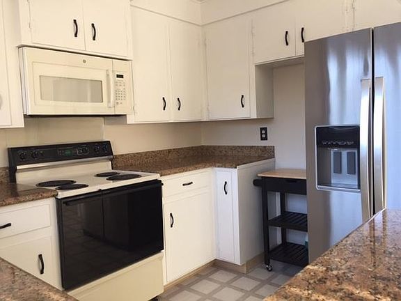 5th image of 811 E Dana St