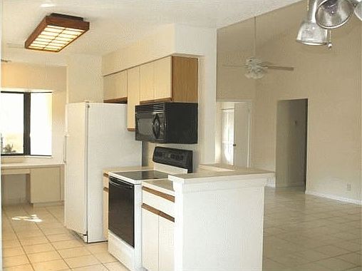 2nd image of 9281 Chelsea Dr N