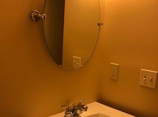 331 Spruce St #B, Aurora, IL 60506