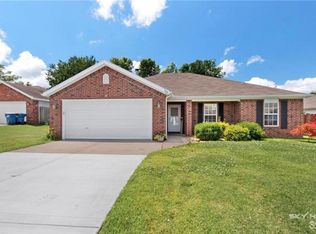 906 SW Sandrock Rd, Bentonville, AR 72712