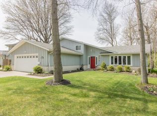 2868 Walter Rd, Westlake, OH 44145