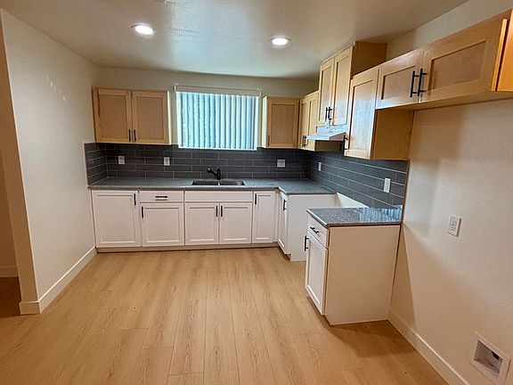 5th image of 6210 1/2 Brynhurst Ave