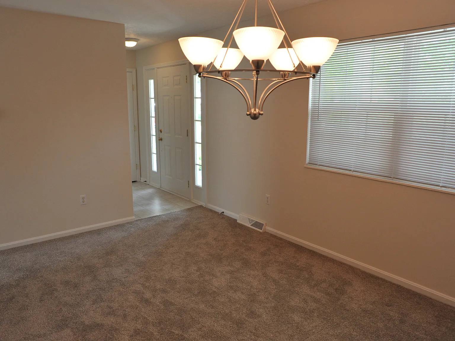 Hillview Way, Medina — Photo 4