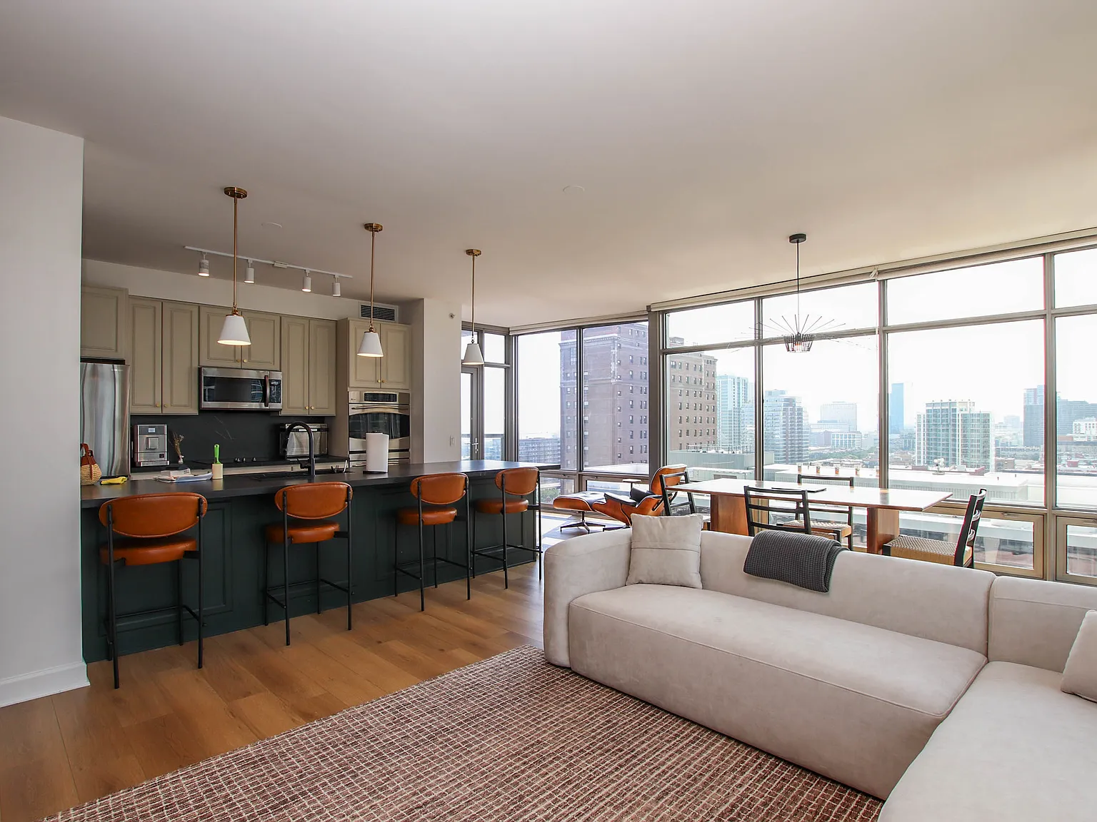 2 bed, 1386 sqft, $3,750 — Photo 4