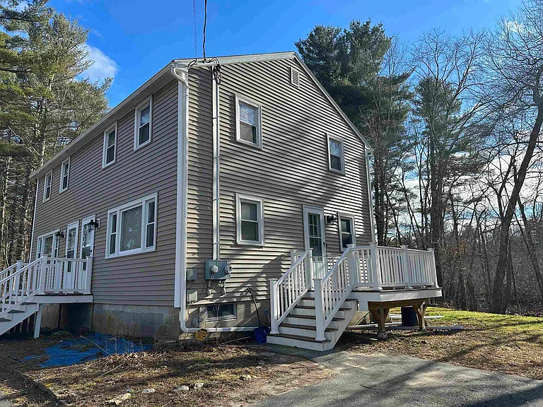 4 Lorraine Ave — Photo 1