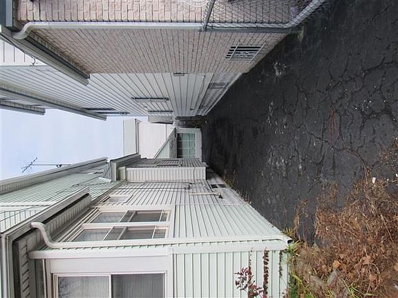 4th image of 9021 172nd St
