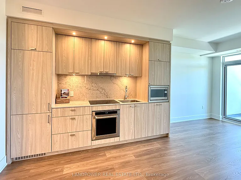 858 Dupont St #708 — Photo 8