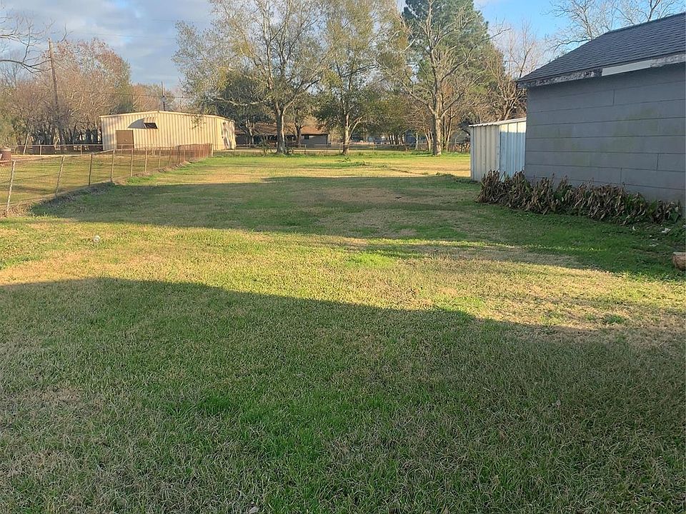 2nd image of 4403 Fm 2218 Rd