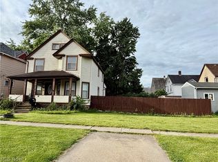 828 Broad St, Elyria, OH 44035