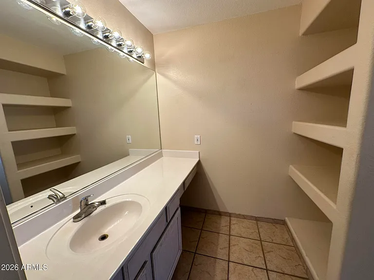 14462 N Sherwood Dr #B — Photo 17