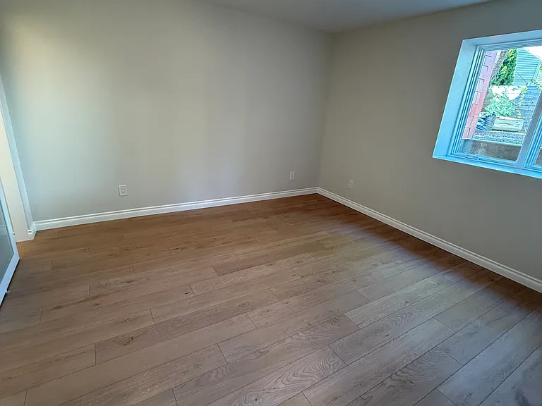 2367 NW Kearney St #1 — Photo 14