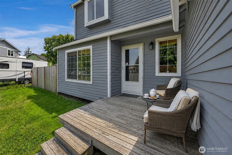 3rd image of 908 Baysinger Place