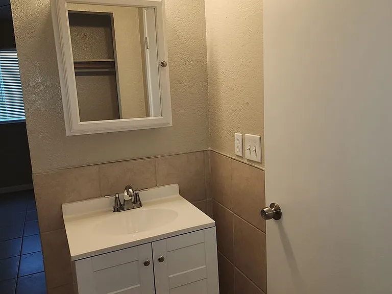 2801 Tully Rd — Photo 18