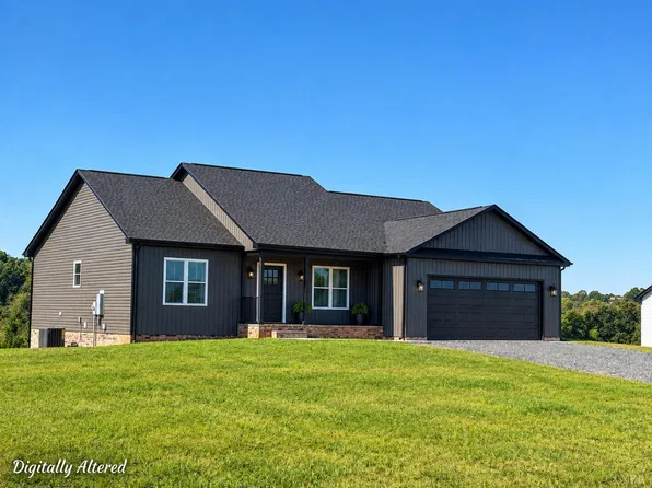 1807 Horseshoe Rd, Appomattox, VA 24522