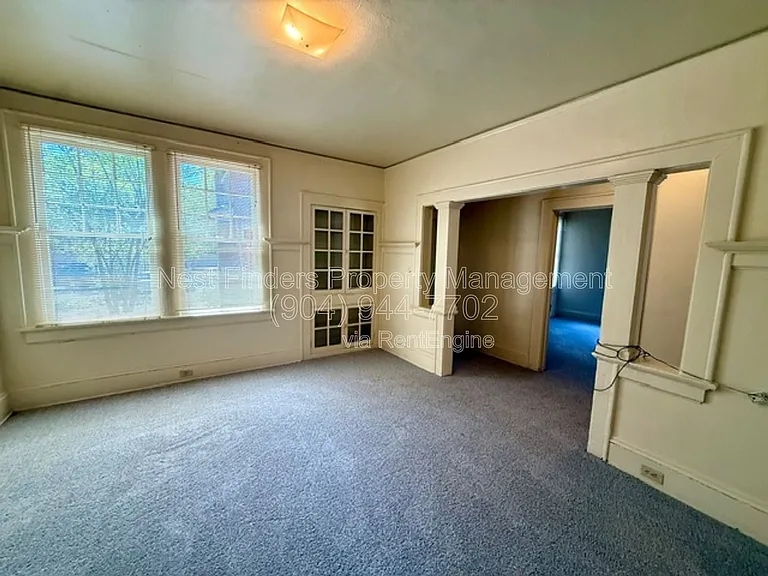 2309 College St — Photo 8