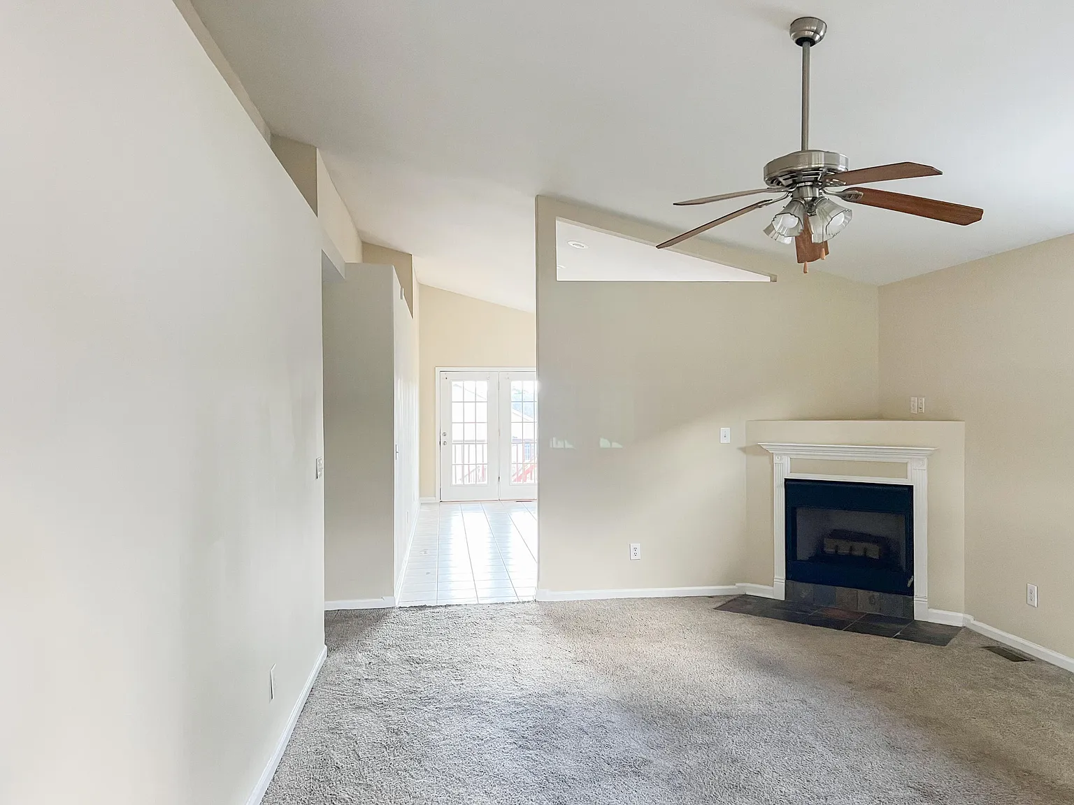 3 bed, 2.0 bath, 1424 sqft, $1,850 — Photo 3
