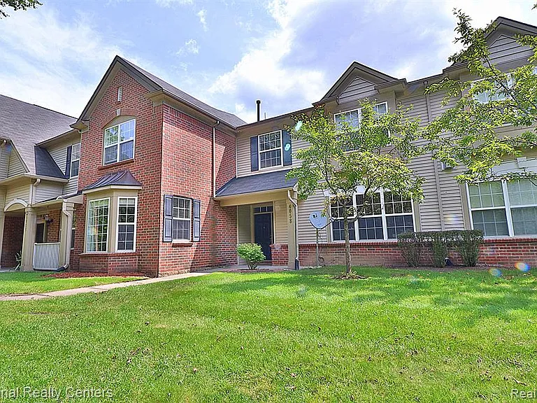 4058 Radcliff Dr — Photo 1