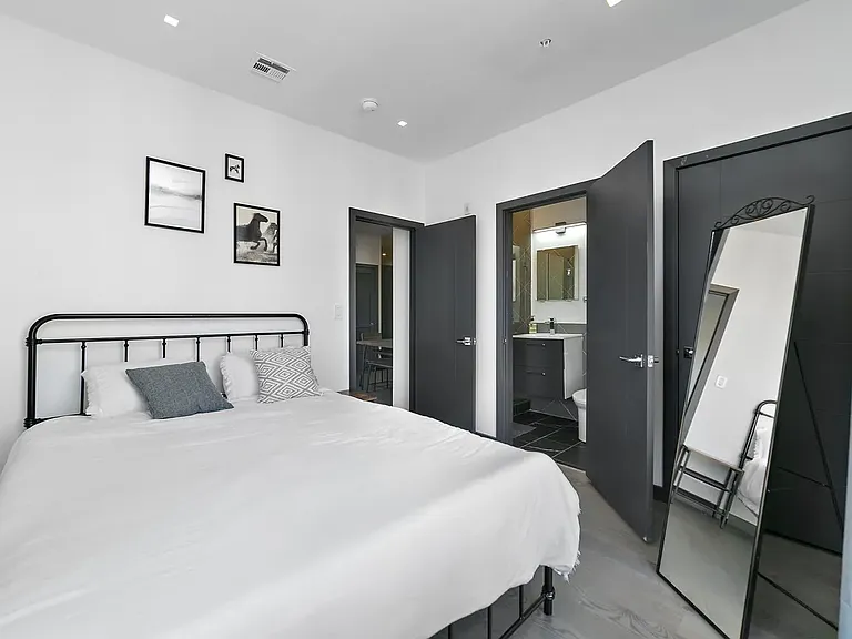 441 N 35th St #3R — Photo 12