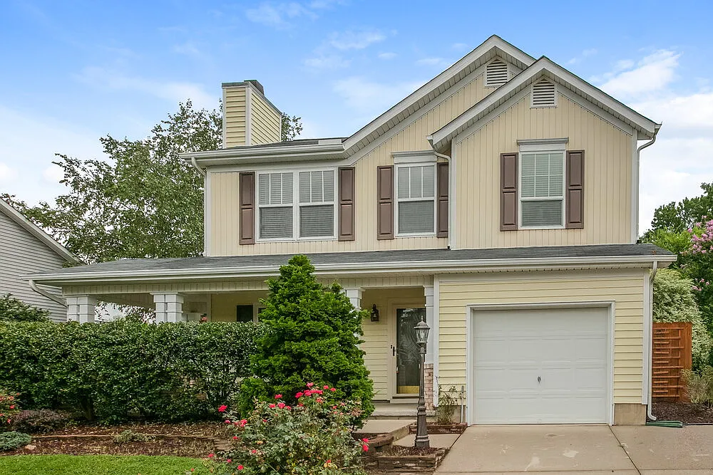 3 bed, 2.5 bath, 1400 sqft, $1,980 — Photo 1