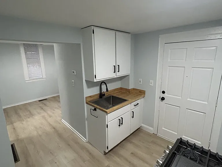 128 Center St #1/2 — Photo 3