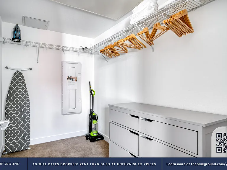 Walk-in Closet