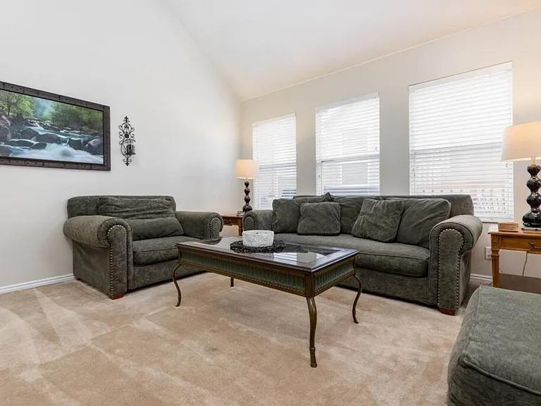 S Clover Spring Ln — Photo 3