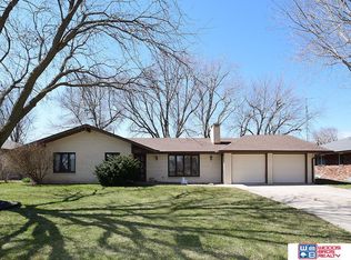 711 Spring St, Friend, NE 68359