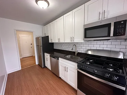 Rented by Karten Real Estate Services LLC | media 1