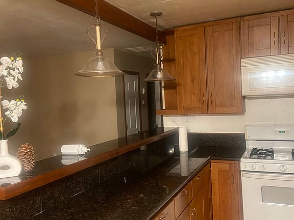 5th image of 1623 Arrowhead Ave
