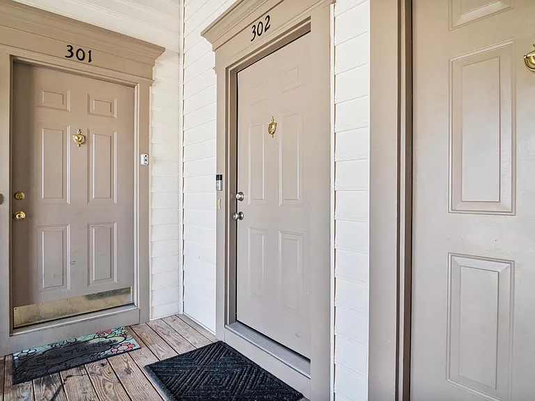 9274 Cardinal Forest Ln #302 — Photo 2