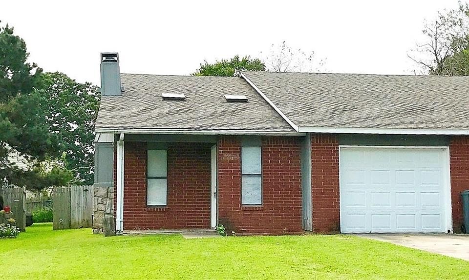 1st image of 912 Turtle Creek Dr