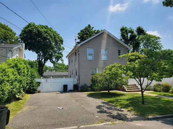 62 9th Avenue, Huntington Station, NY 11746